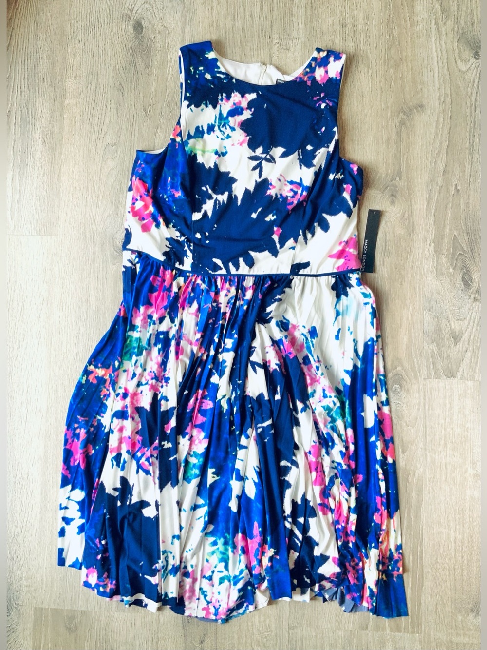 NWT📚 Maggy London Floral Pleated Dress Women's 16